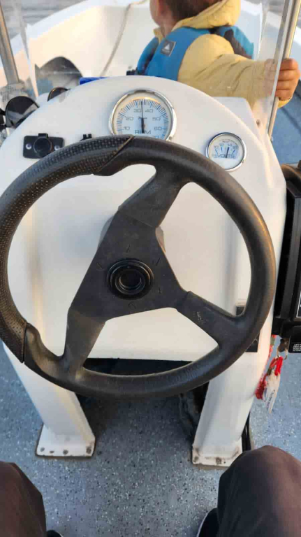 lanchas - CANOBOTE - TRACKER 520