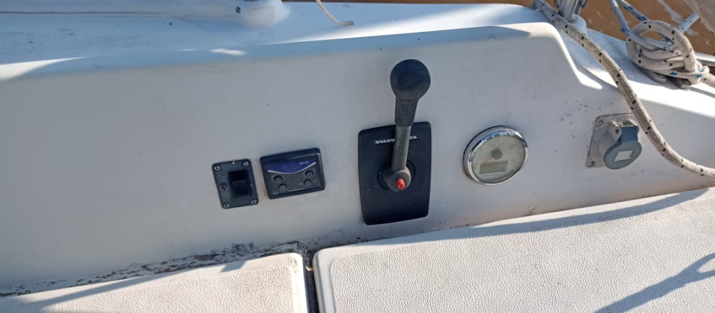 veleros - YATE DE VELA CON MOTOR AUX. - ALBATROS 950
